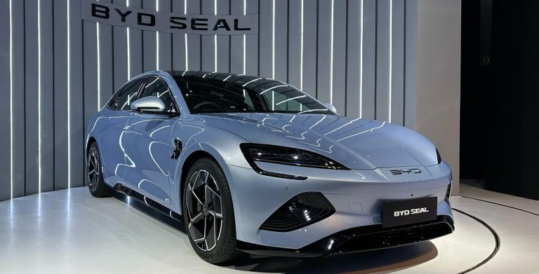 Buying Guide for Cars Around 1.3 Billion VND: BYD Seal 2024 vs. Honda HR-V RS 2023