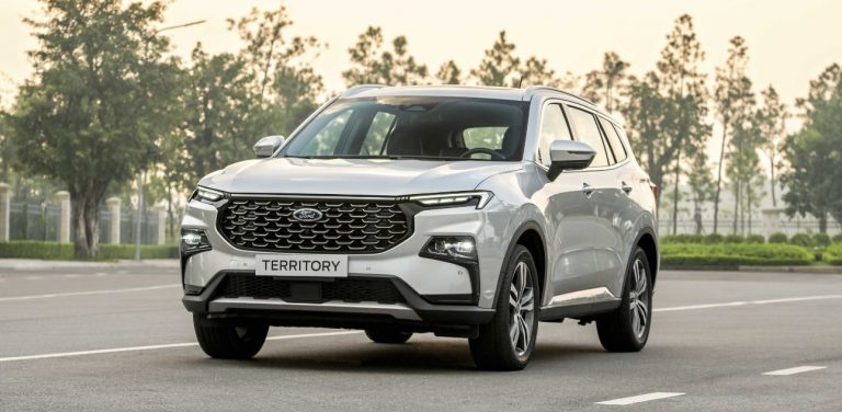 Comprehensive Comparison of Kia Sportage and Ford Territory within a Budget of 950 Million VND