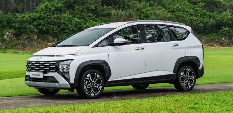 Detailed Comparison: Mitsubishi Xpander 2024 vs. Hyundai Stargazer X 2024 in the 23000 USD Range
