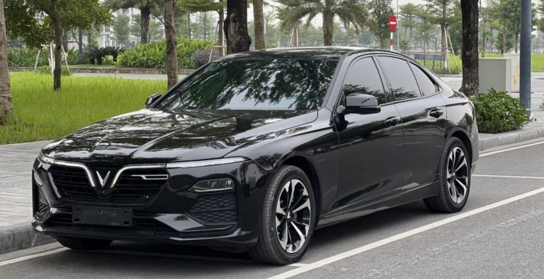 Detailed Comparison of VinFast Lux A Base and Mazda 3 in Vietnam