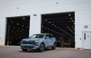 2026 Kia Sportage Hybrid front three-quarter