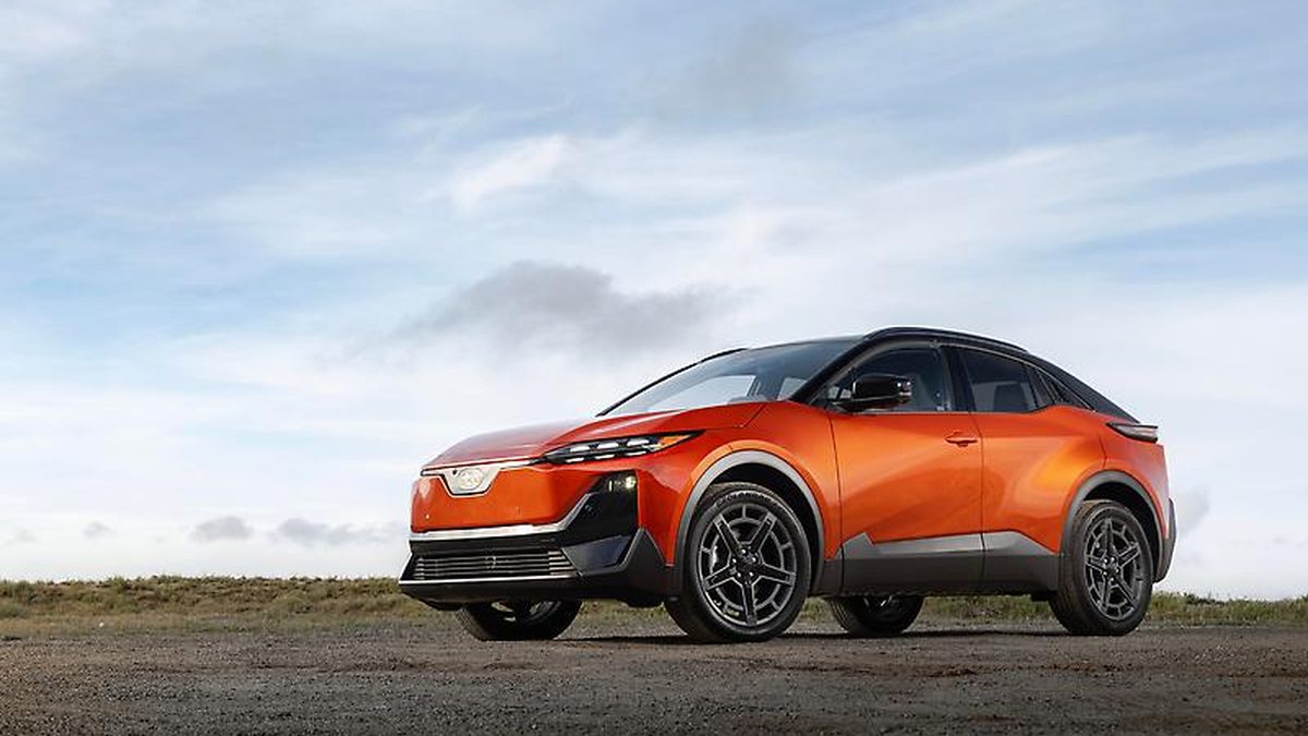 2026 Subaru Uncharted EV side profile
