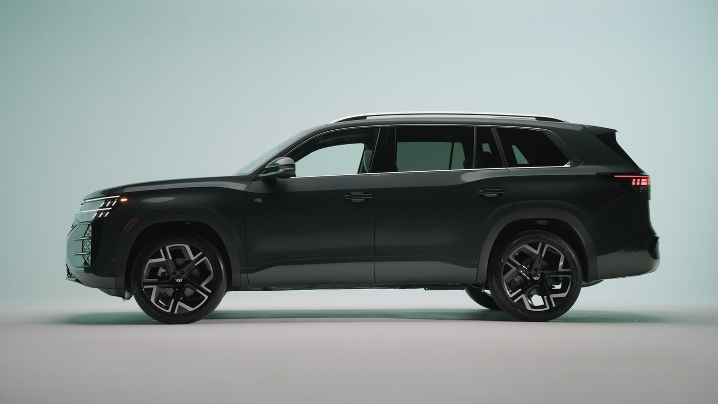 2027 Volkswagen Atlas side profile