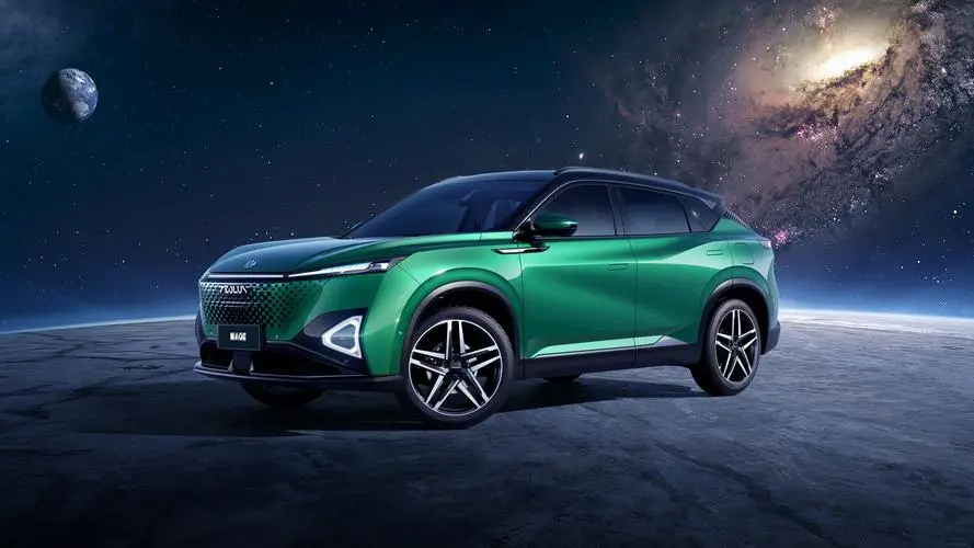 Dongfeng MAGE SUV with Mach hybrid technology