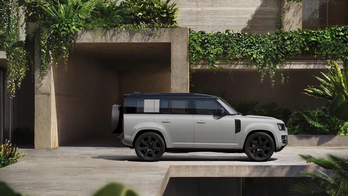 2027 Land Rover Defender Vertex exterior