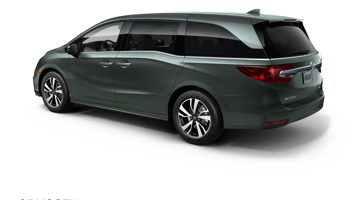 Honda Odyssey rear hatch and reversing-camera area