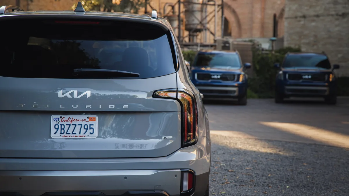 Kia Telluride front seat and cabin inspection area