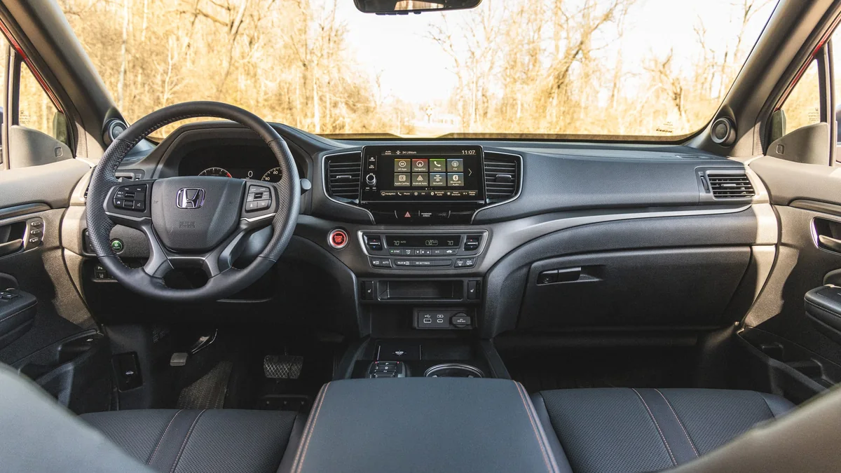 Dashboard and front cabin of the current Honda Ridgeline