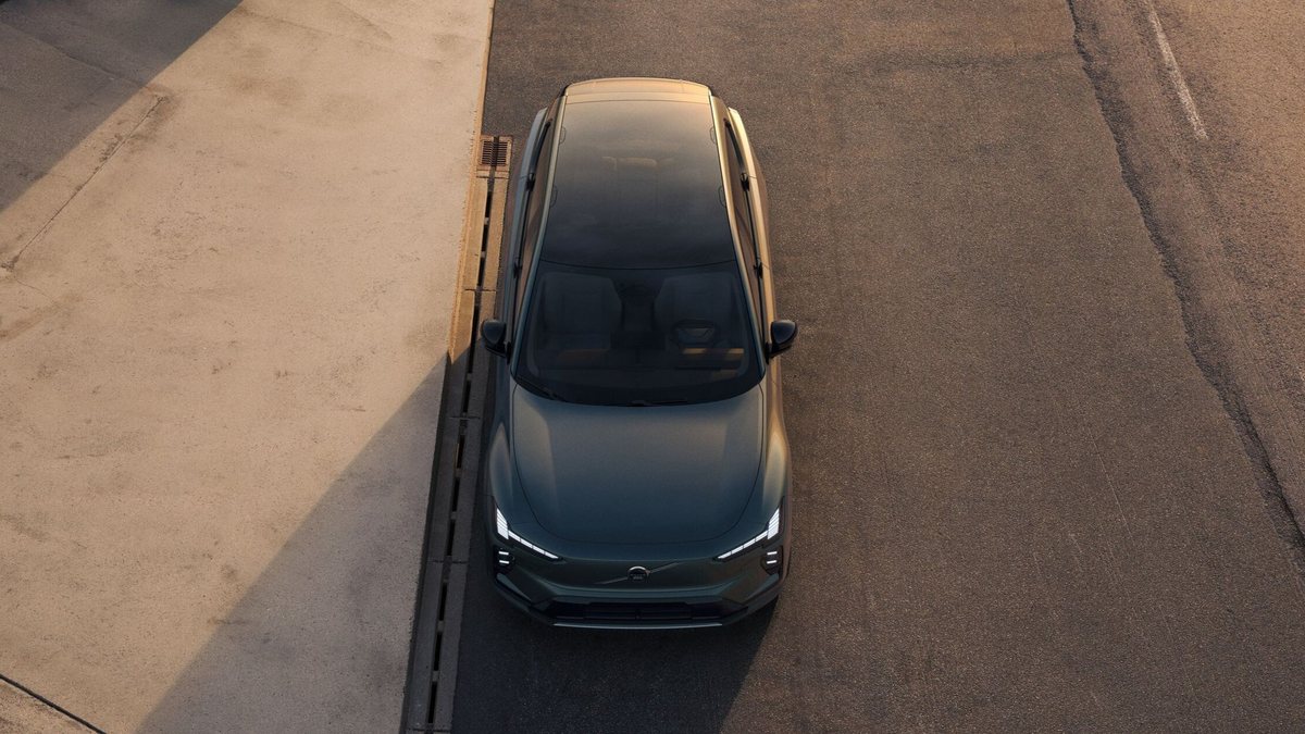 2027 Volvo EX60 electric SUV overhead view