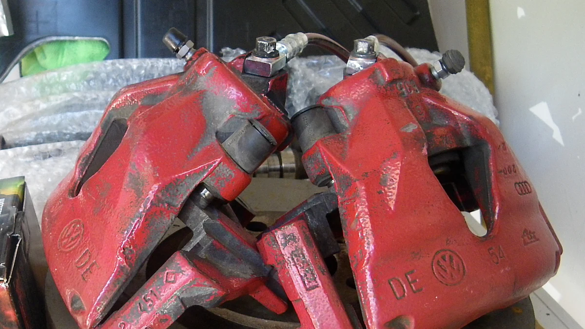 Brake calipers, hydraulic lines and fittings during service
